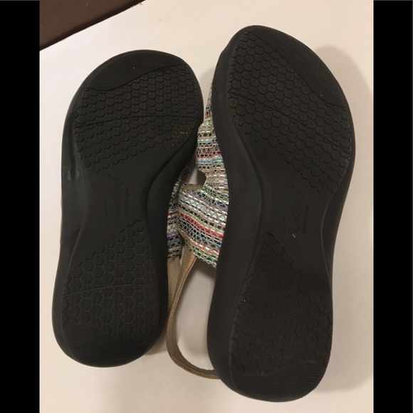 Trotters Kendra Adjustable Velcro Straps Sandals - Picture 3 of 7